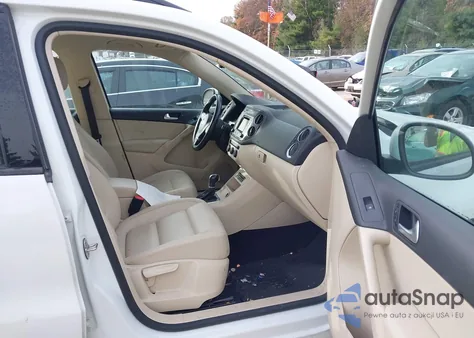 2016 Volkswagen Tiguan S from USA, damaged, VIN WVGBV7AXXGW585428